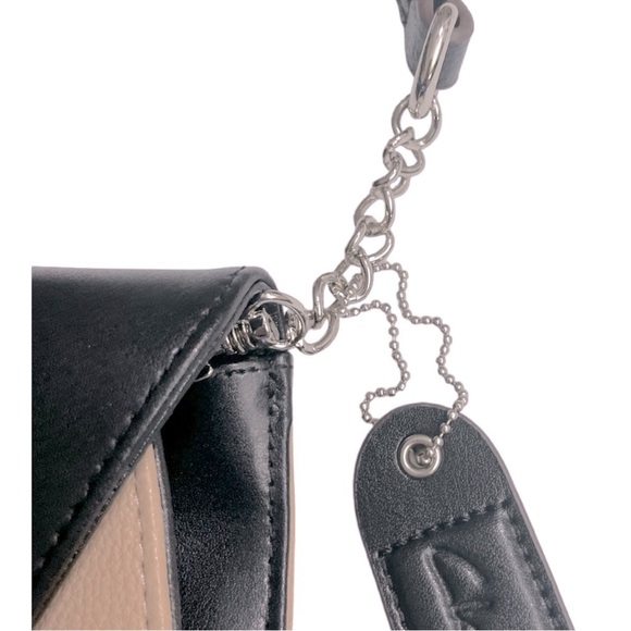 CLARKS luxurious shoulder/clutch purse. Envelope style with magnetic clasp. - Picture 8 of 10